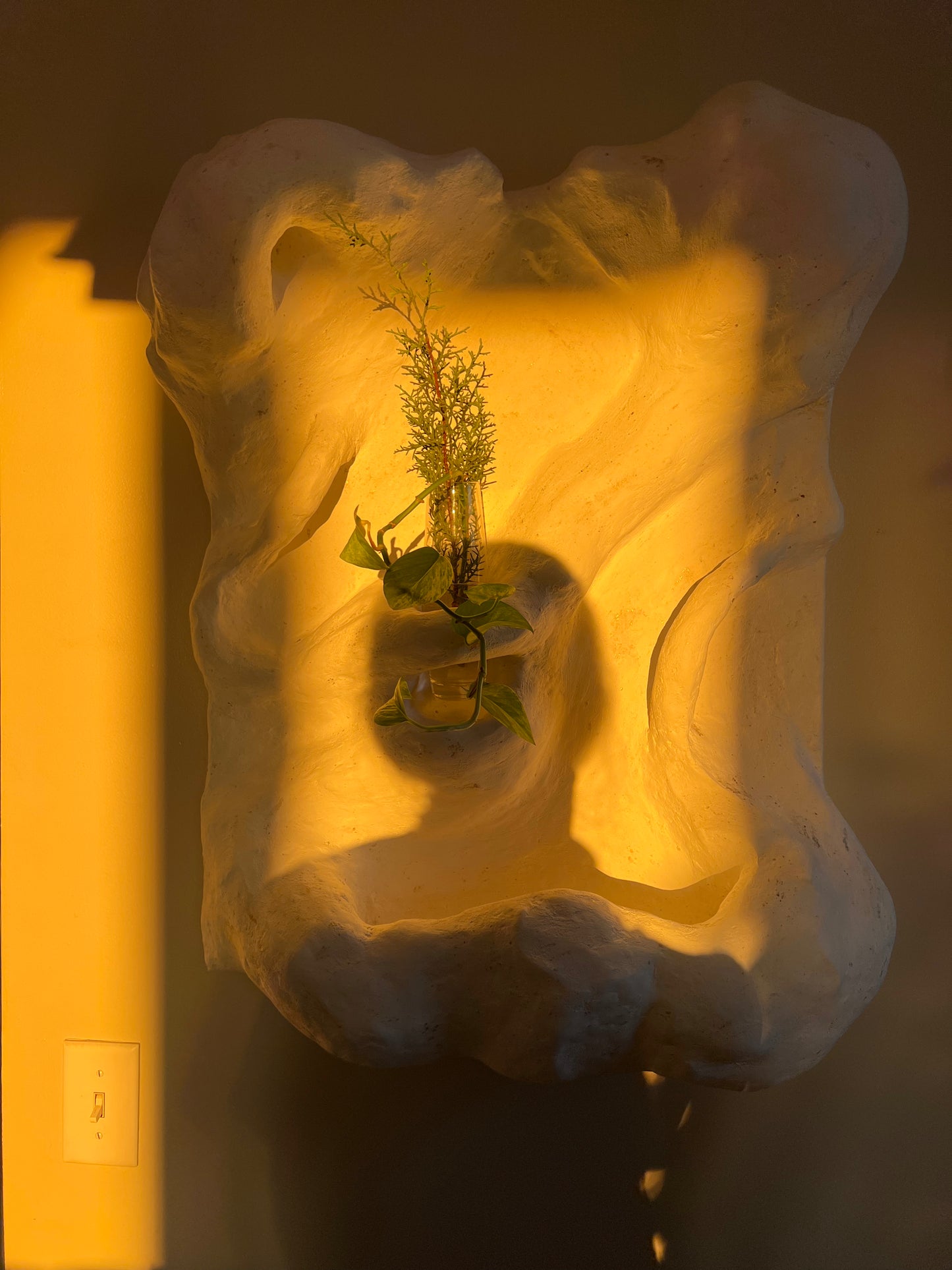 "BloomLight" 3D Lighting Art Object with a Vase for cut flowers