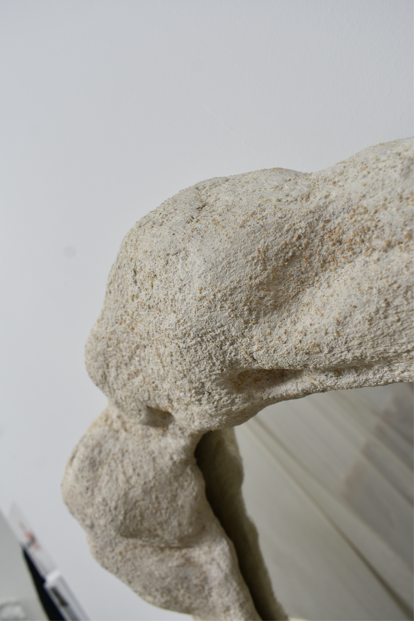 Stone-Inspired Round Mirror (Backlit)