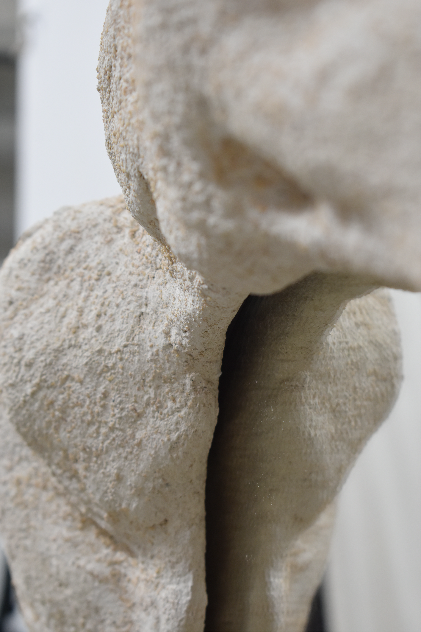 Stone-Inspired Round Mirror (Backlit)