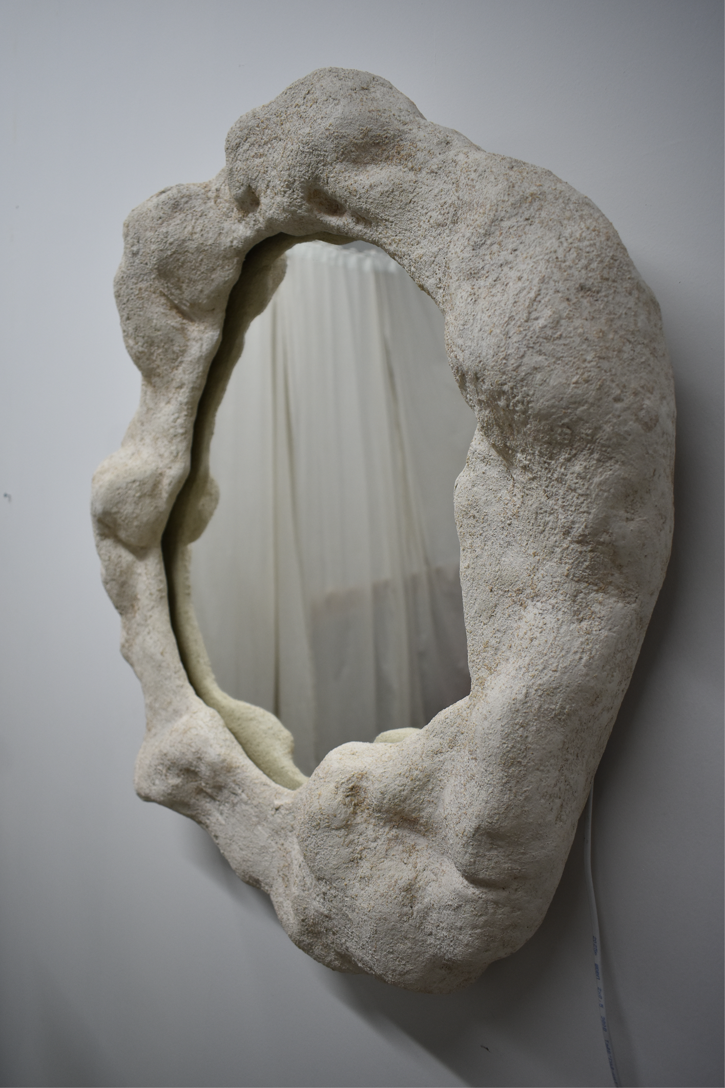 Stone-Inspired Round Mirror (Backlit)